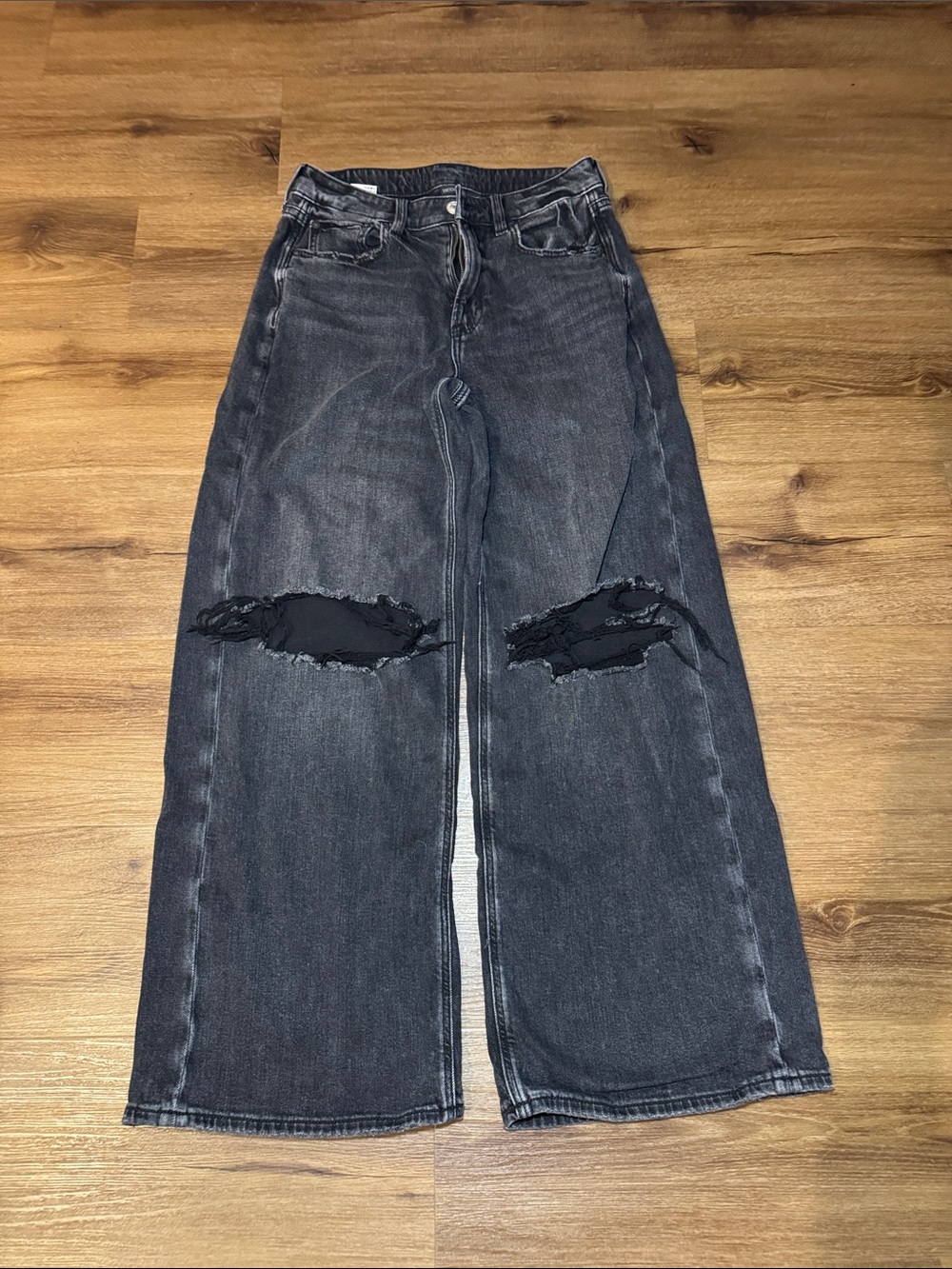 American Eagle Super High Rise Baggy Wide Leg Jeans. Size 4S